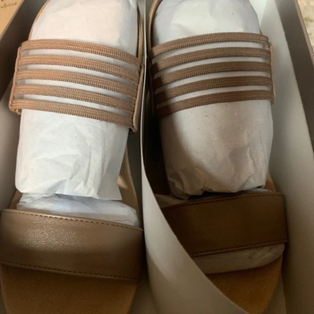 NWB Life Stride Wedge Sandals 7 1/2 M